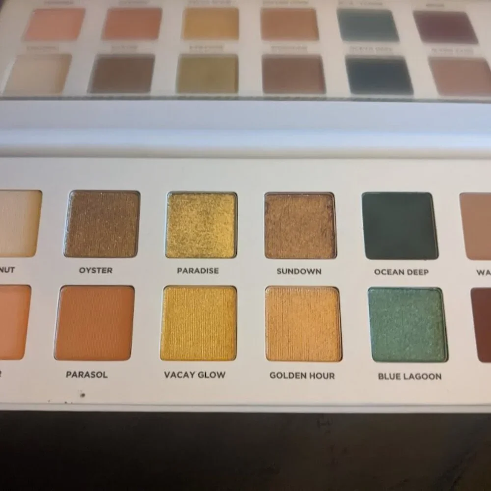 ICONIC London Beachside Babe Eyeshadow Palette | 12 pan 0.65 g ℮ / Net Wt. .27